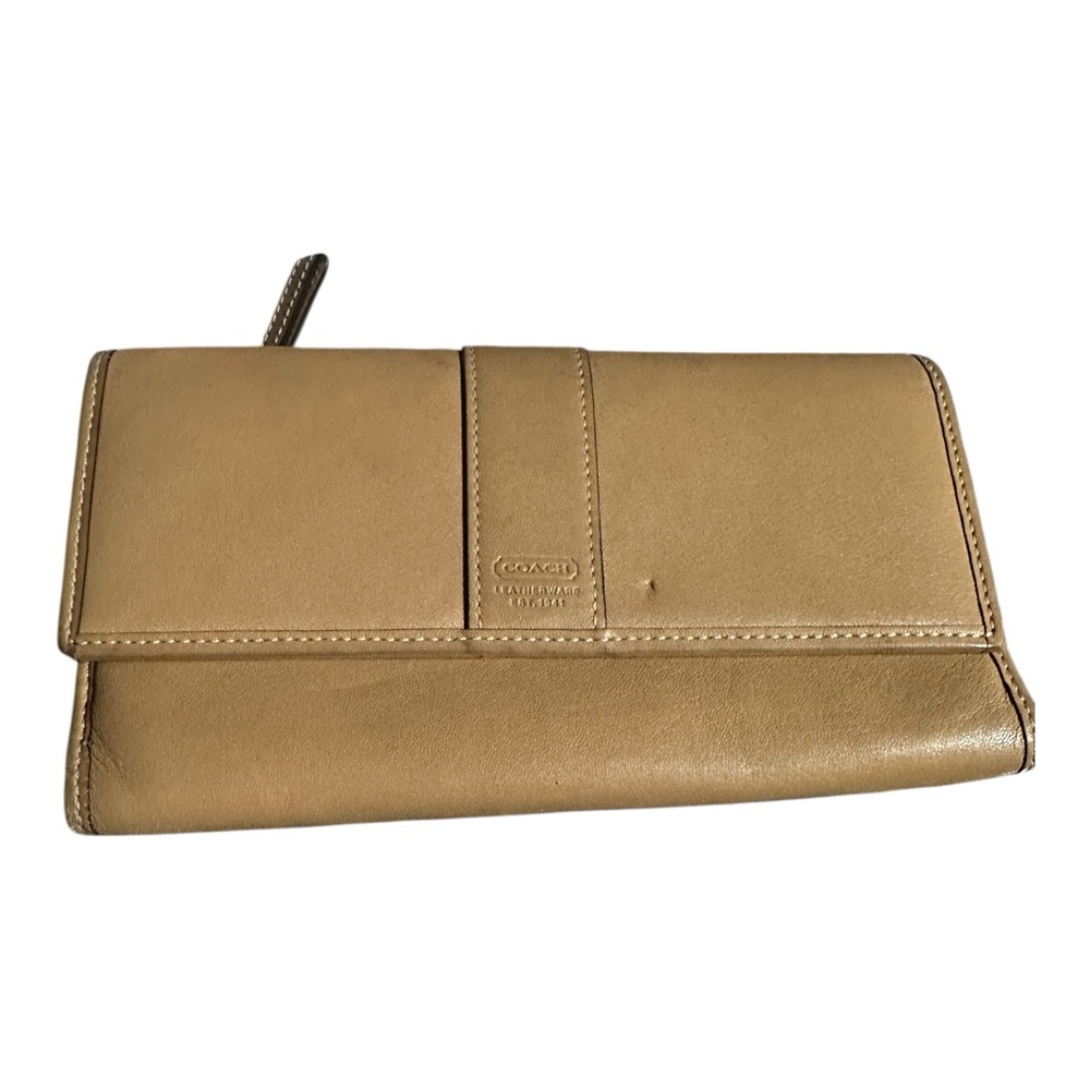 Coach Leatherware Est. 1941. light tan Leather  Wallet  # X 0010 very soft. - Picture 10 of 11